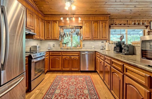 Clayton House | Hannahs Perch on Lake Burton with Private Top Patio and Bottom Dock