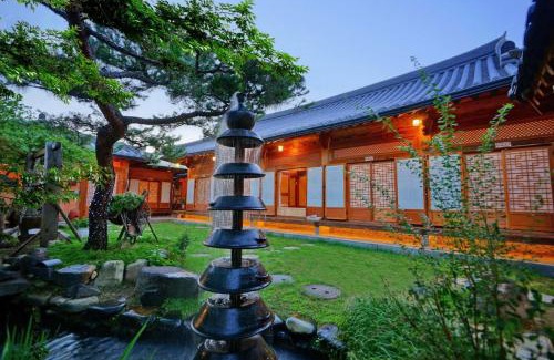 Jeonju House | Hanok Gotaek Goeul