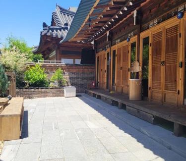 Jeonju House | Hanok Saehamano in Jeonju