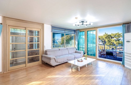 Dolsan-eup House | Hanulbora Pension