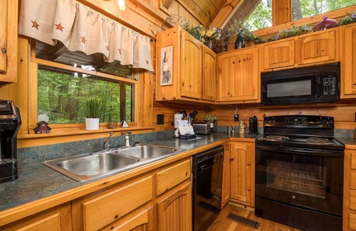 Gatlinburg - Pigeon Forge Cabin | Happily Ever After