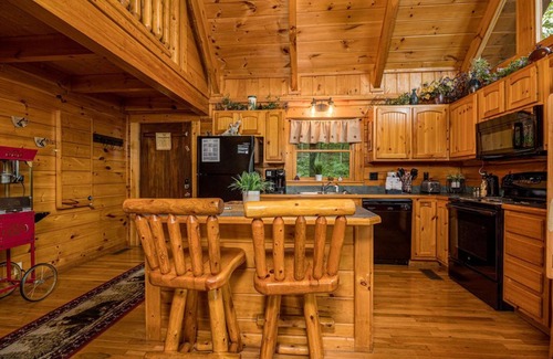Gatlinburg - Pigeon Forge Cabin | Happily Ever After