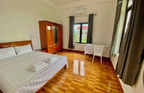 Son Trach Hotel | Happy field homesaty