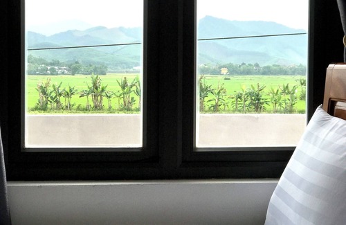 Son Trach Hotel | Happy field homesaty