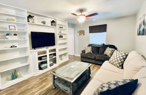 Newnata House | Happy Hollow Hideaway