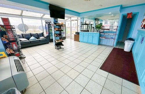 Madisonville Hotel | Happy Stay Inn Madisonville I-69 By OYO