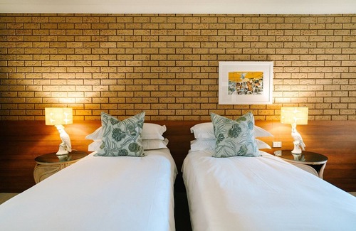 Bright Hotel | Hara House