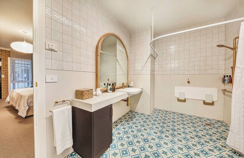 Bright Hotel | Hara House