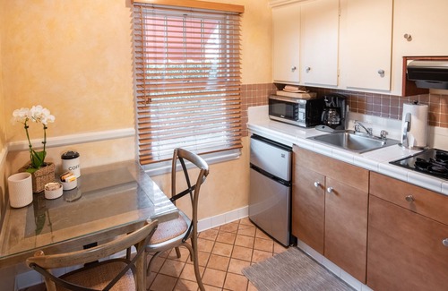 West Beach Hotel | Harbor House Inn