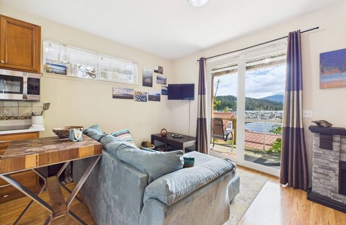 Juneau Apartment | Harbor View Apartment w/water access