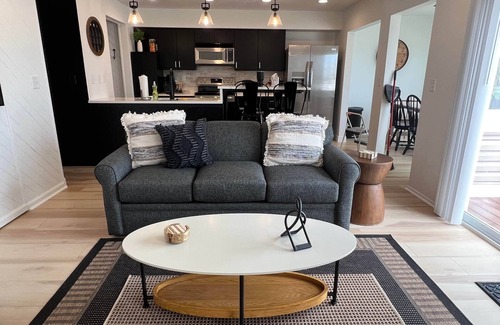 Huron Condo | Harborview 3-7-0 on Main