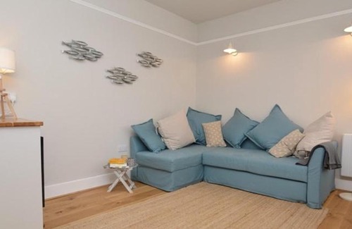 West Bay Apartment | Harbour View, Pier Terrace