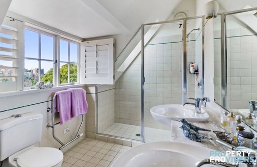 Kurraba Point House | Harbourside Family Friendly Home in Kurraba Point