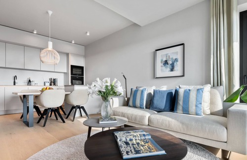 List Apartment | Harbourview Suite – Sea View,Infrared Shower, EthanolFireplace, WineRefrigerator