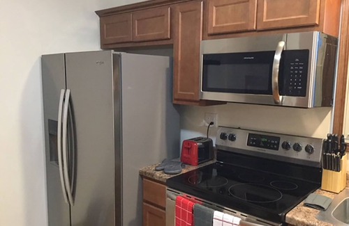 Racine House | Hard Rock! Professionally Cleaned, Self Check In - Sleeps 15