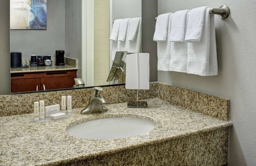 Brookfield Hotel | Harley-Davidson Museum Tour! Pet-friendly Property, Indoor Swimming Pool!