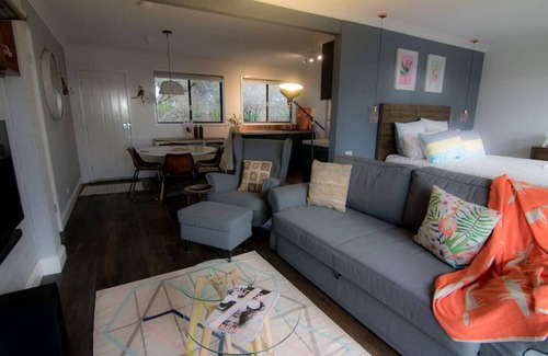 Katoomba Apartment | Harmonica - unique modern chic apartment