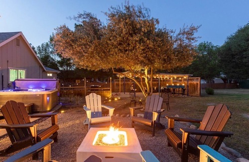 Three Rivers House | Harmony Ranch · Casual luxury! Safe-Private-Hottub-Firepit-1/2acre
