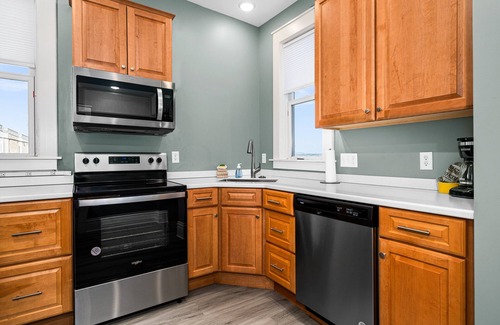 East Hillside Apartment | Harris House | Suite 4 | On Medical Campus