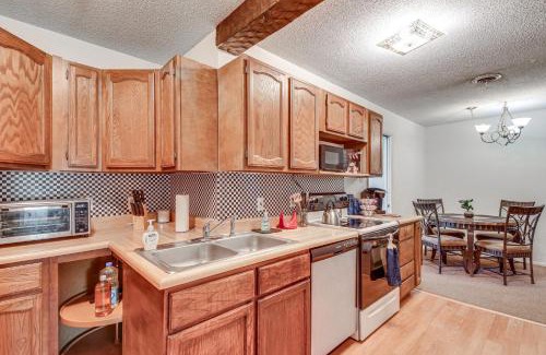 Harrisburg House | Harrisburg Home with Private Yard and Screened Porch!