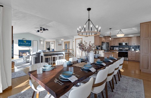 Chilton House | Harsch's Beach Escape | Lake · Hot Tub · Theater