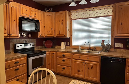 Hartselle House | Hartselle Guest House in the ❤️ of North Alabama-walking distance to downtown