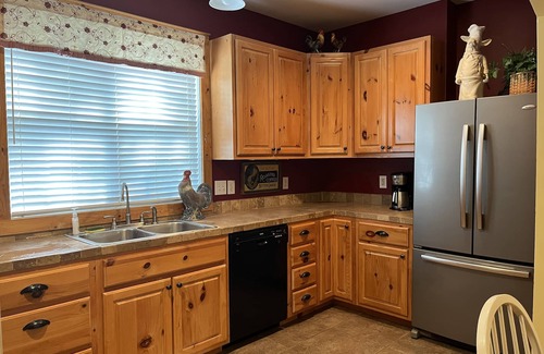 Hartselle House | Hartselle Guest House in the ❤️ of North Alabama-walking distance to downtown