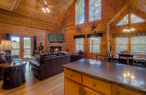 Ridgeline Vistas Cabin | Harvest Moon- Pet Friendly | Entertaining Game Room | Outdoor Fire Pit | Large Hot Tub