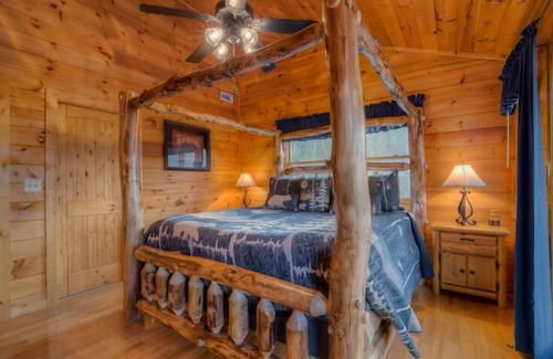 Ridgeline Vistas Cabin | Harvest Moon- Pet Friendly | Entertaining Game Room | Outdoor Fire Pit | Large Hot Tub