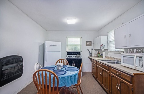 Wagoner Apartment | Harvey’s House - Peaceful Fort Gibson lake area studio w/carport on 3 acres