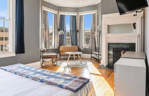 Five Points South House | Hassinger Daniels Guest House