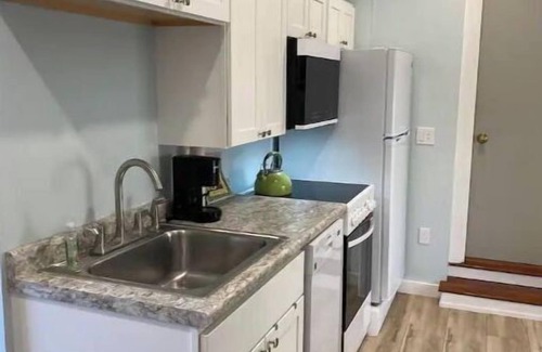 Auburn Apartment | Hasty House Studio