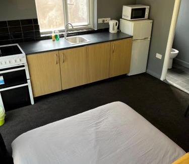Hatfield House | Hatfield SAVE-MONEY Rooms - 10over10 for PRICE!
