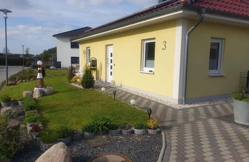 Selent House | Haus am See "Marlou"