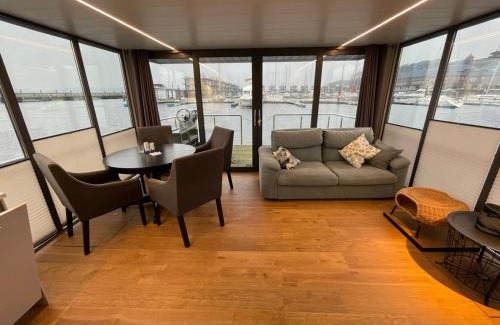 Flensburg House | Hausboot Fjord MobyDick in Flensburg mit Dachterrasse