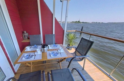 Schleswig Boat Rental | Hausboot Flying Dutchman für 5 Pers. in Schleswig am Ostseefjord Schlei