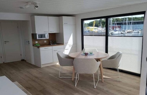 Probstei Boat Rental | Hausboot in Laboe an der Kieler Foerde