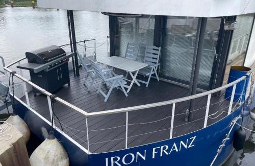 Unterbilk Boat Rental | Hausboot Iron Franz- Entspannung auf dem Wasser