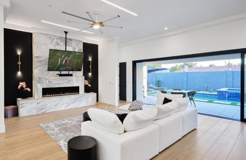 Peaceful Valley House | Havana - Walk to Old Town - Heated Pool & Spa