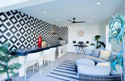 Peaceful Valley House | Havana - Walk to Old Town - Heated Pool & Spa