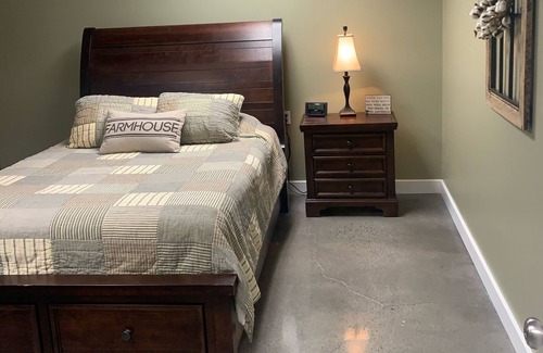 Elgin Cabin | Have a group and looking for places to stay near Windrock?