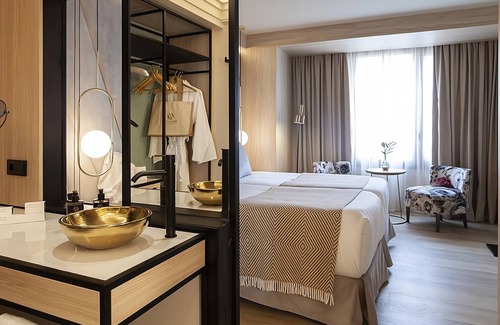 Sant Nicolau Hotel | Have a Tour! 2 Pet-friendly Accommodations Near Passeig Marítim!