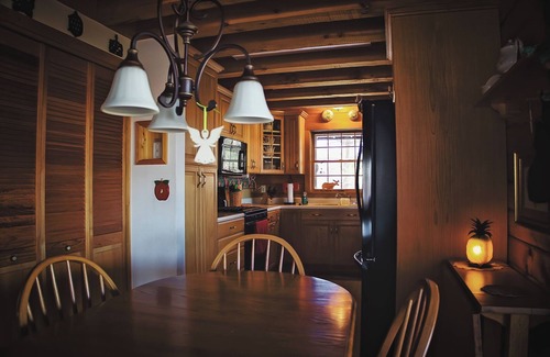 Noblesville Cabin | Haven in the City