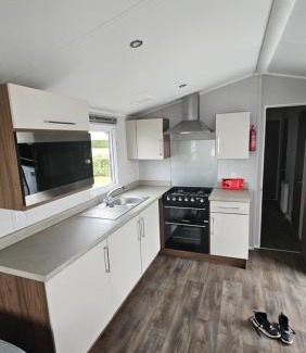 Isle of Grain Resort | Haven Kent Coast Allhallows sleeps 8