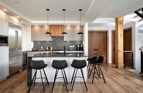 Domaine Nansen House | Havre 117 Tremblant | Luxurious & Modern | Ski-in Ski-out/Tremblant Living