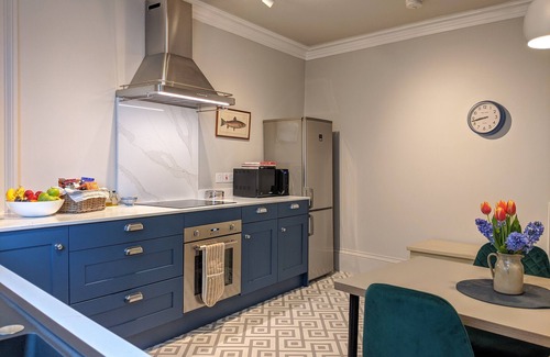 Hawick Apartment | Hawick Central, cosy stylish flat with log burner.