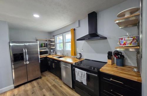 Oak Ridge House | Hawkeye Lodge of Oakridge