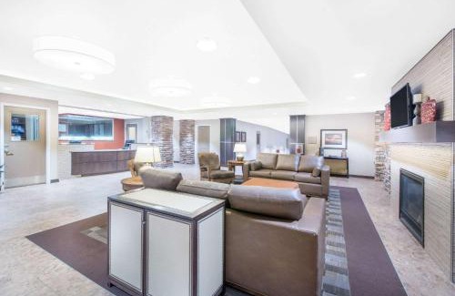 Dickinson Hotel | Hawthorn Extended Stay by Wyndham Dickinson