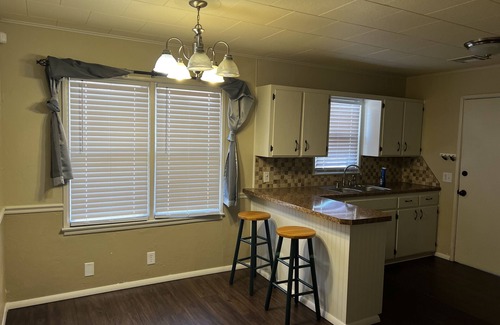 Ponca City House | HazelHouse 1920’s BEAUTIFUL 2bed/1bath, Pet-Friendly WIFI