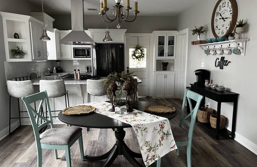 Ponca City House | HazelHouse 1920’s BEAUTIFUL 2bed/1bath, Pet-Friendly WIFI